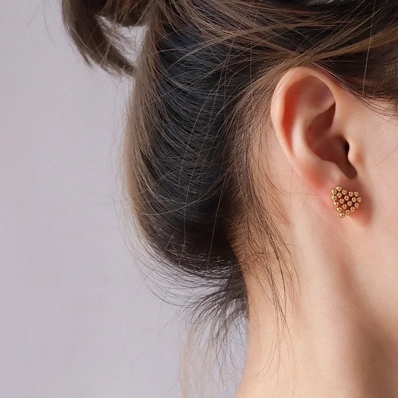 F320 Gold Stud Earrings Pairs