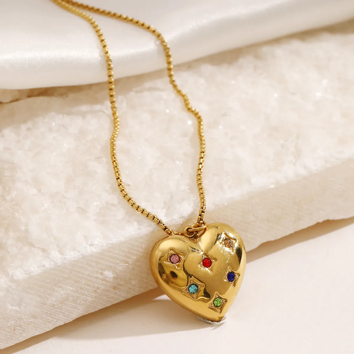 Women’s multi-strand necklaces -Casual Simple Style Heart Shape Stainless Steel Plating Inlay Zircon 18k Gold Plated Pendant Necklace Long Necklace