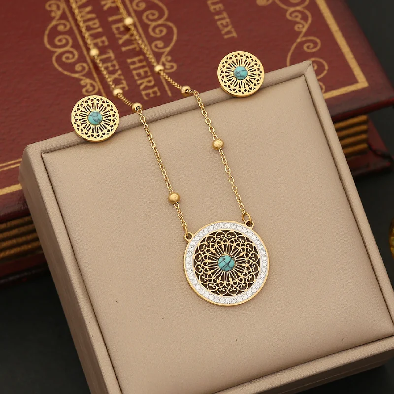 Adjustable chain necklaces for women -Retro Vintage Eye Stainless Steel Electroplating Necklaces