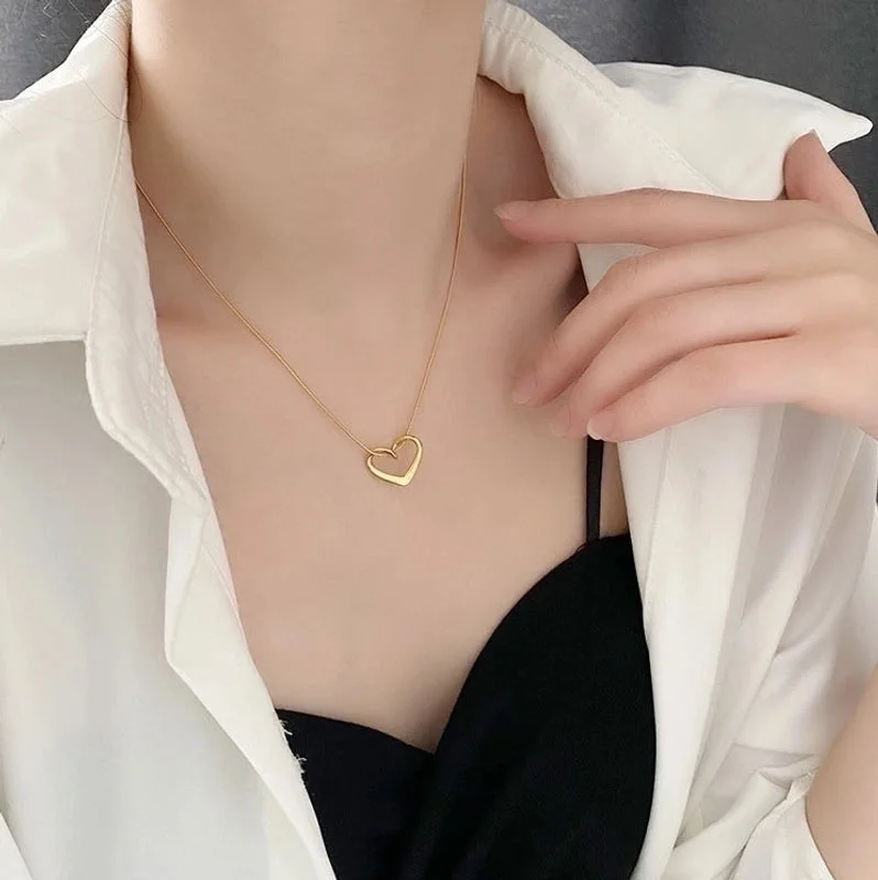 Trendy necklaces for women -Fashion Heart Shape Titanium Steel Inlaid Gold Pendant Necklace 1 Piece