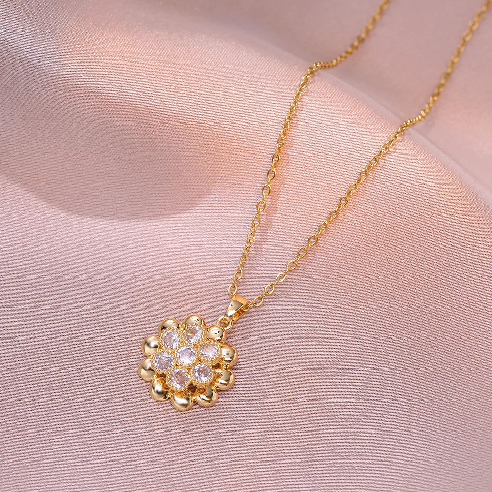 X3191 Gold Rotating Flower Necklace