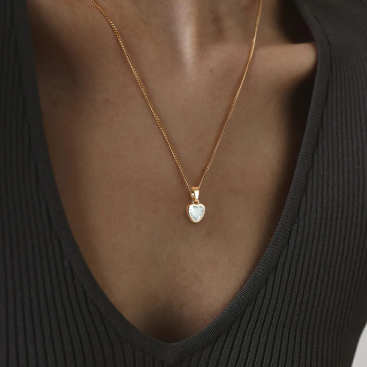 Simple silver necklaces for women -Simple Style Heart Shape Copper Zircon Pendant Necklace