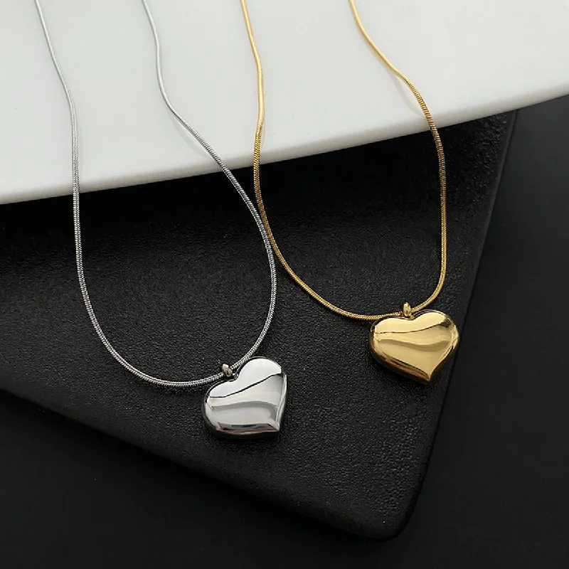 Large pendant necklaces for women -Simple Style Heart Shape Stainless Steel 18k Gold Plated Pendant Necklace