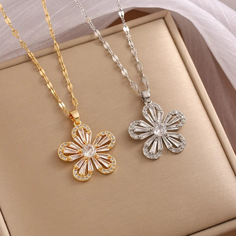 Luxury rose gold necklaces for women -316 Stainless Steel  Copper 18K Gold Plated Elegant Simple Style Plating Leaf Zircon Pendant Necklace