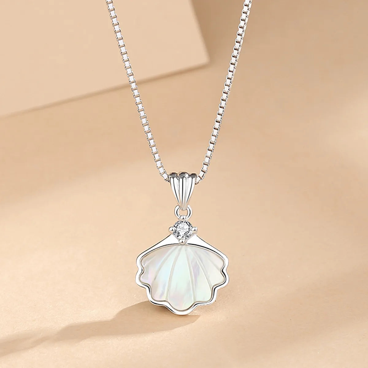 Statement necklaces for women -Elegant Simple Style Shell Sterling Silver Plating Inlay Shell Zircon Pendant Necklace