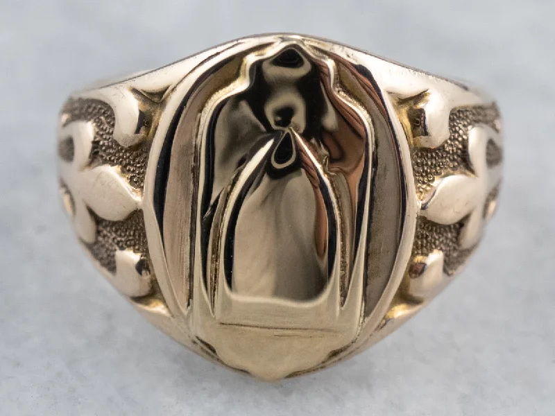 Trendy wedding rings for women -Antique Patterned Gold Signet Ring