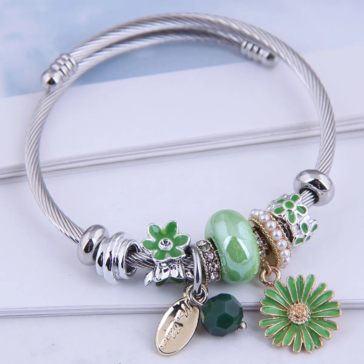 Adjustable bracelets for women -Fashion Metal Simple Daisy Bracelet