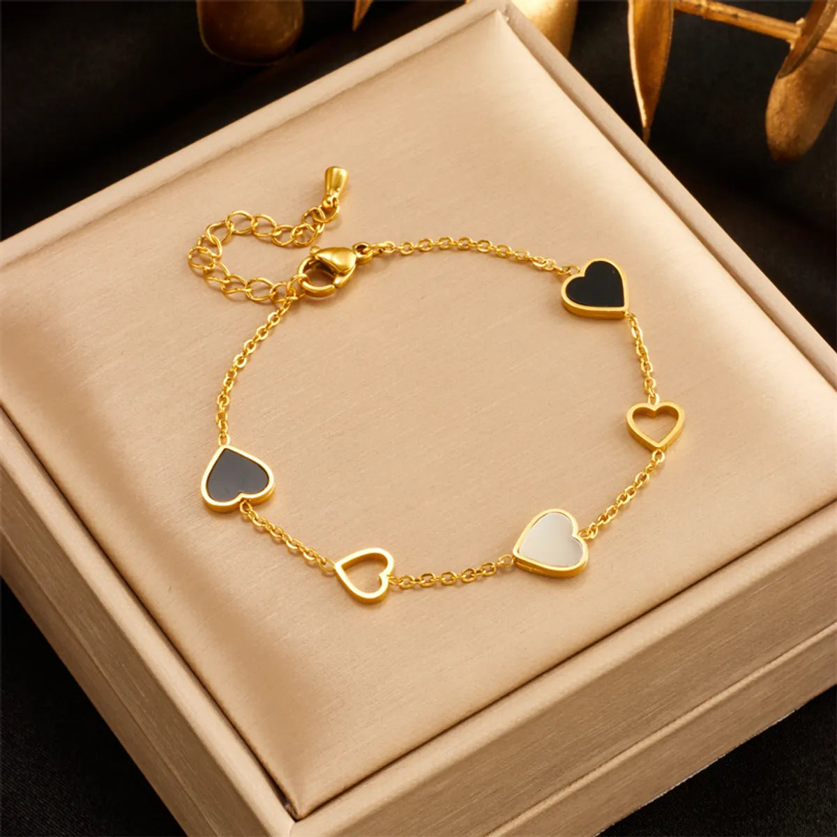 Crystal bangles for women -Korean Style Heart Shape Titanium Steel Plating 18k Gold Plated Bracelets