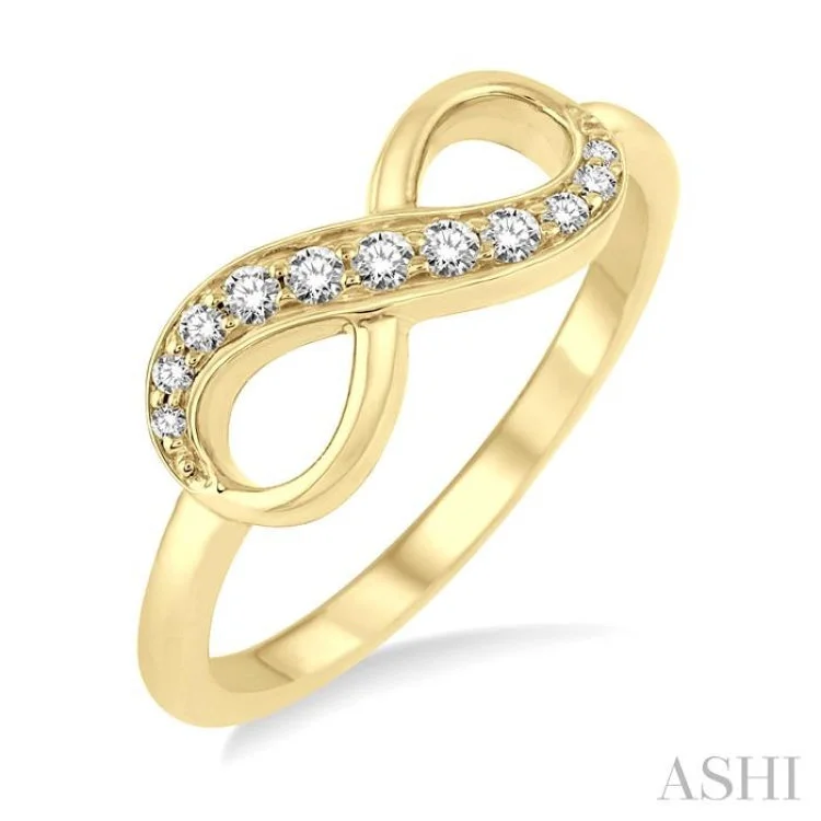 Luxury diamond engagement rings for women -1/6 ctw Round Cut Diamond Infinity Petite Ring in 14K Yellow Gold