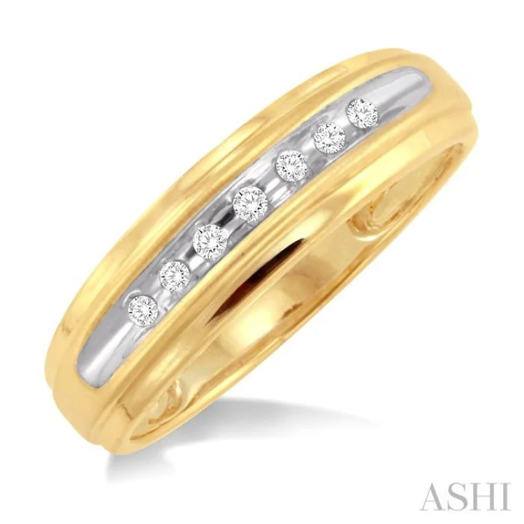 Engagement rings with ethical diamonds for women -1/20 ctw Round Cut Diamond Men's Ring in 14K Yellow Gold