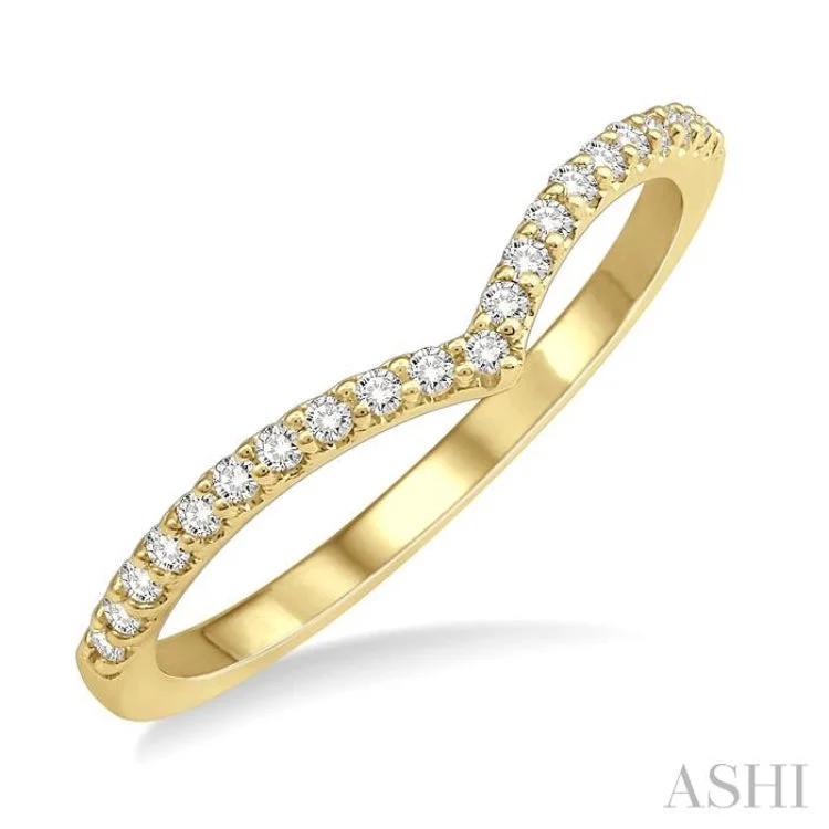 Custom-designed engagement rings for women -1/10 ctw Chevron Center Round Cut Diamond Wedding Band in 14K Yellow Gold