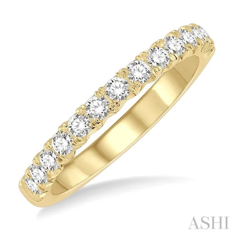 Pear-shaped engagement rings for women -1/2 ctw Round Cut Diamond Wedding Band in 14K Yellow Gold