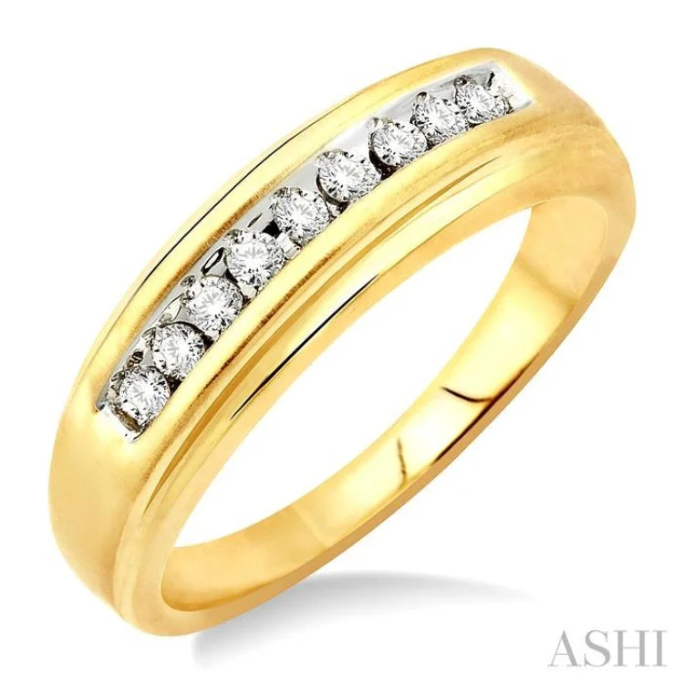 Affordable diamond engagement rings for women -1/6 ctw Round Diamond Men's Ring in 14K Yellow Gold