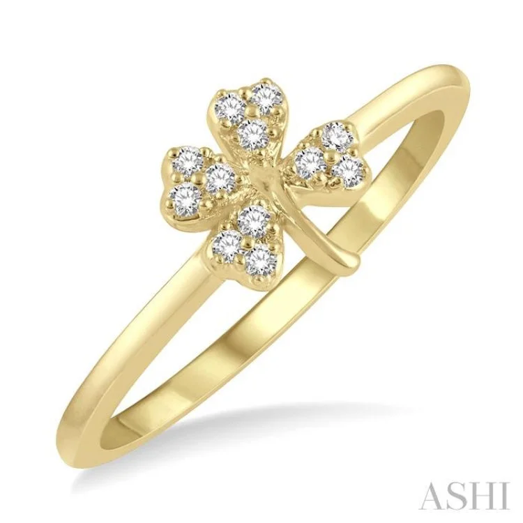 Engagement rings with vintage-inspired design for women -1/10 Ctw Clover Charm Round Cut Diamond Petite Fashion Ring in 14K Yellow Gold